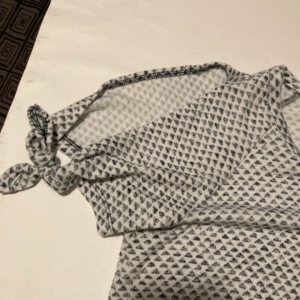 Gap cold shoulder top - Picture 2 of 4
